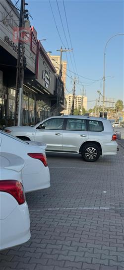 تويوتا لاندكروزر